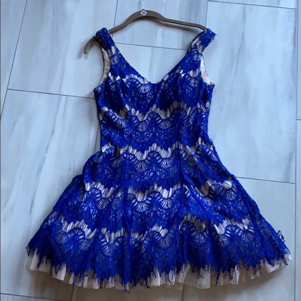 Lace detail tool homecoming prom Dillard’s dress